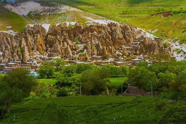 روستای صخره ای کندوان در تبریز اسکو