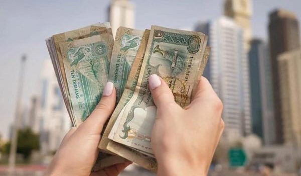 برای سفر به دبی دلار ببرم یا درهم