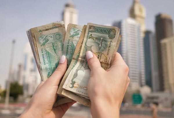 برای سفر به دبی دلار ببرم یا درهم