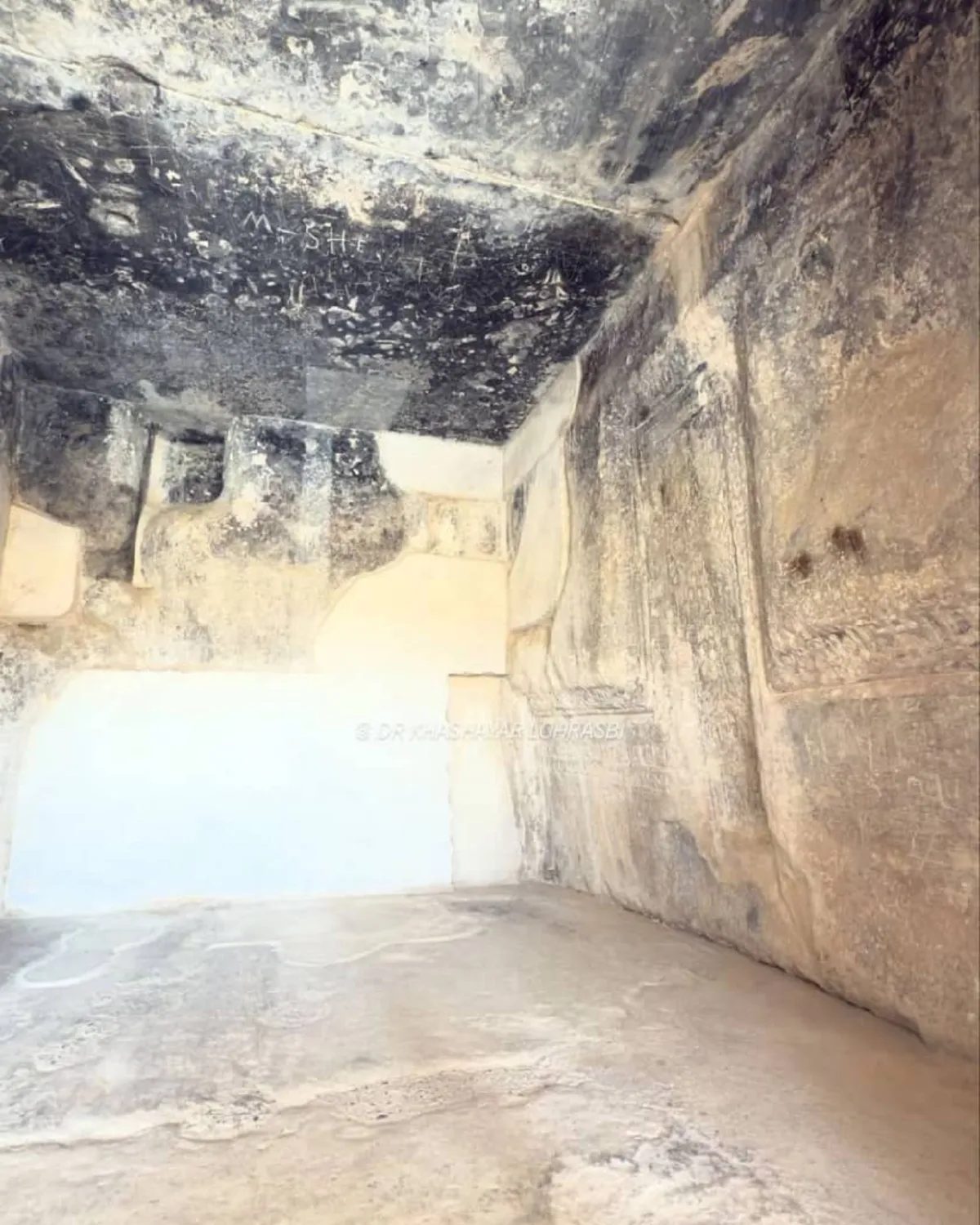 عکس داخل مقبره کوروش