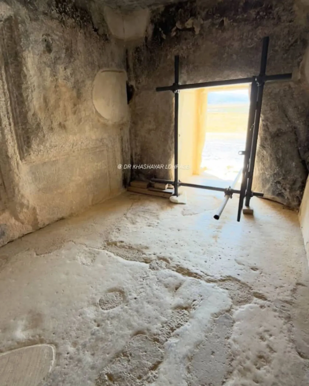 عکس داخل مقبره کوروش